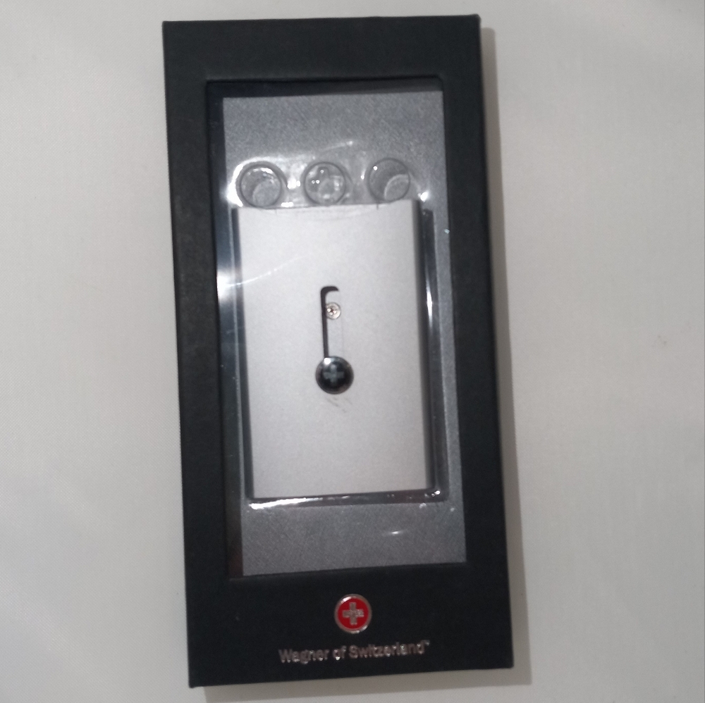 NIB Wagner Super Slim Wallet Silver Locking Quick Access Durable w/ Storage Box